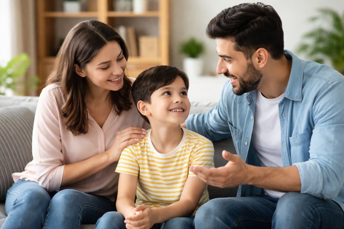 जिद्दी बच्चे भी मानेंगे आपकी हर एक बात, जानिए पैरेंटिंग का सही फॉर्मूला