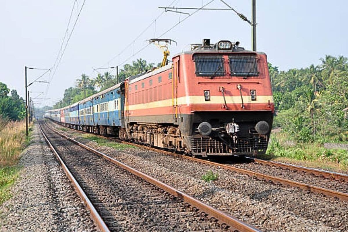 जमालपुर-किऊल रूट पर 26 अप्रैल को कई ट्रेनें रद्द, कुछ को किया गया डायवर्ट, यात्रियों की बढ़ेगी परेशानी