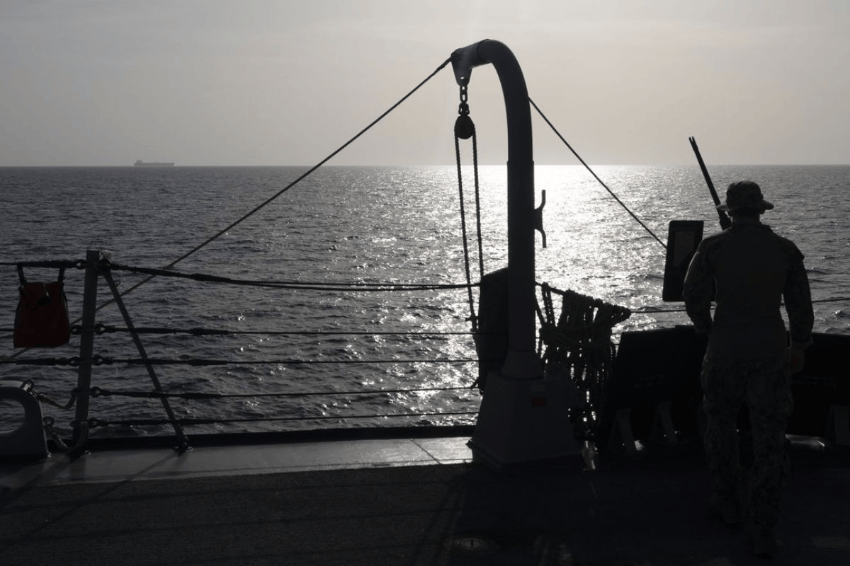 ईरानी बंदरगाहों पर नाकाबंदी जारी, अमेरिकी सेना ने 38 जहाजों को वापस भेजा