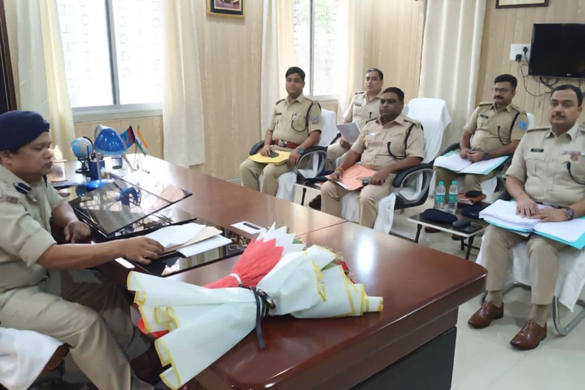 श्रावणी मेला की तैयारियों को लेकर डीआईजी अंबर लकड़ा ने की समीक्षा बैठक