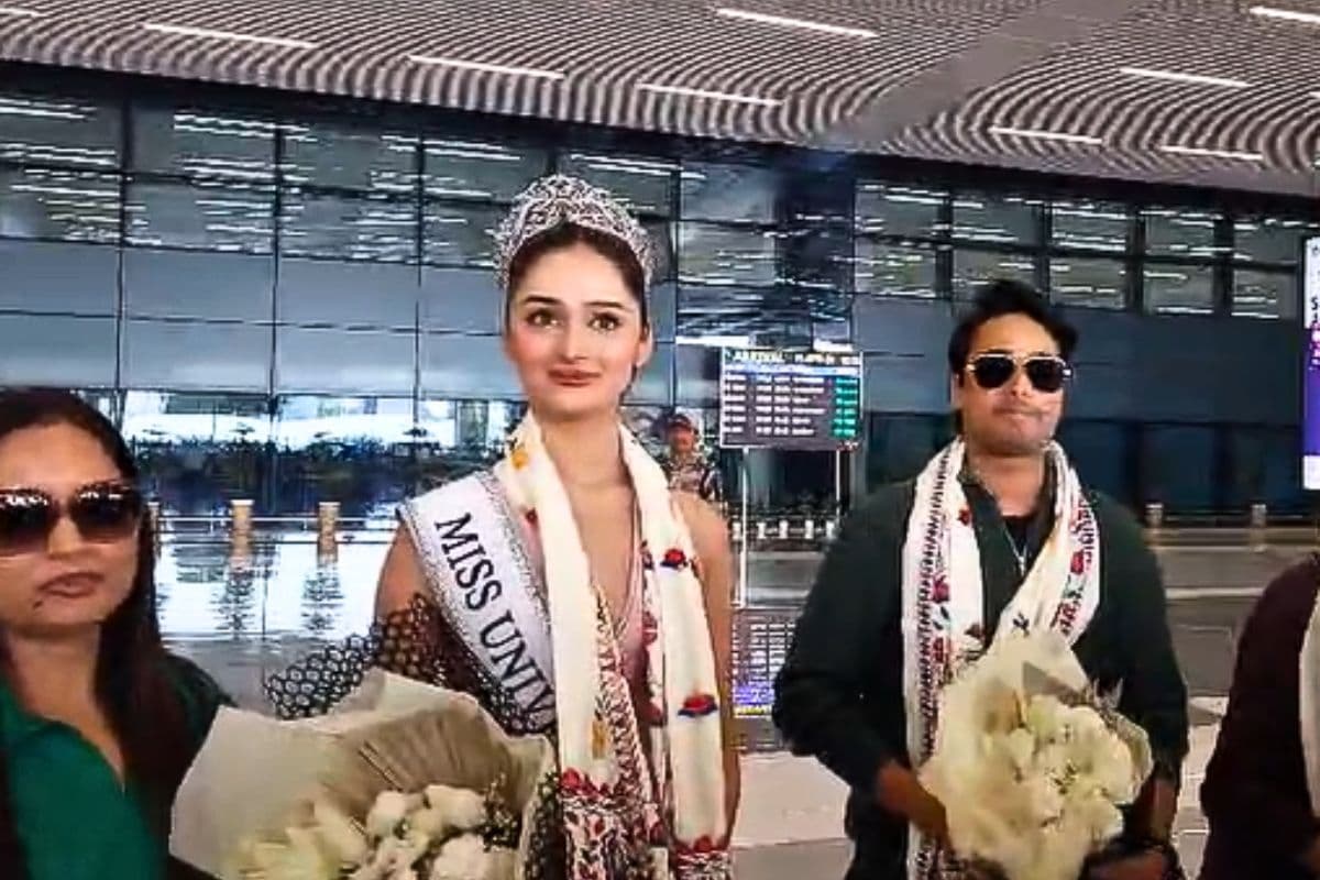 पटना पहुंचीं मिस यूनिवर्स इंडिया मनिका विश्वकर्मा, लिट्टी-चोखा खाने और महावीर मंदिर में दर्शन की जताई इच्छा