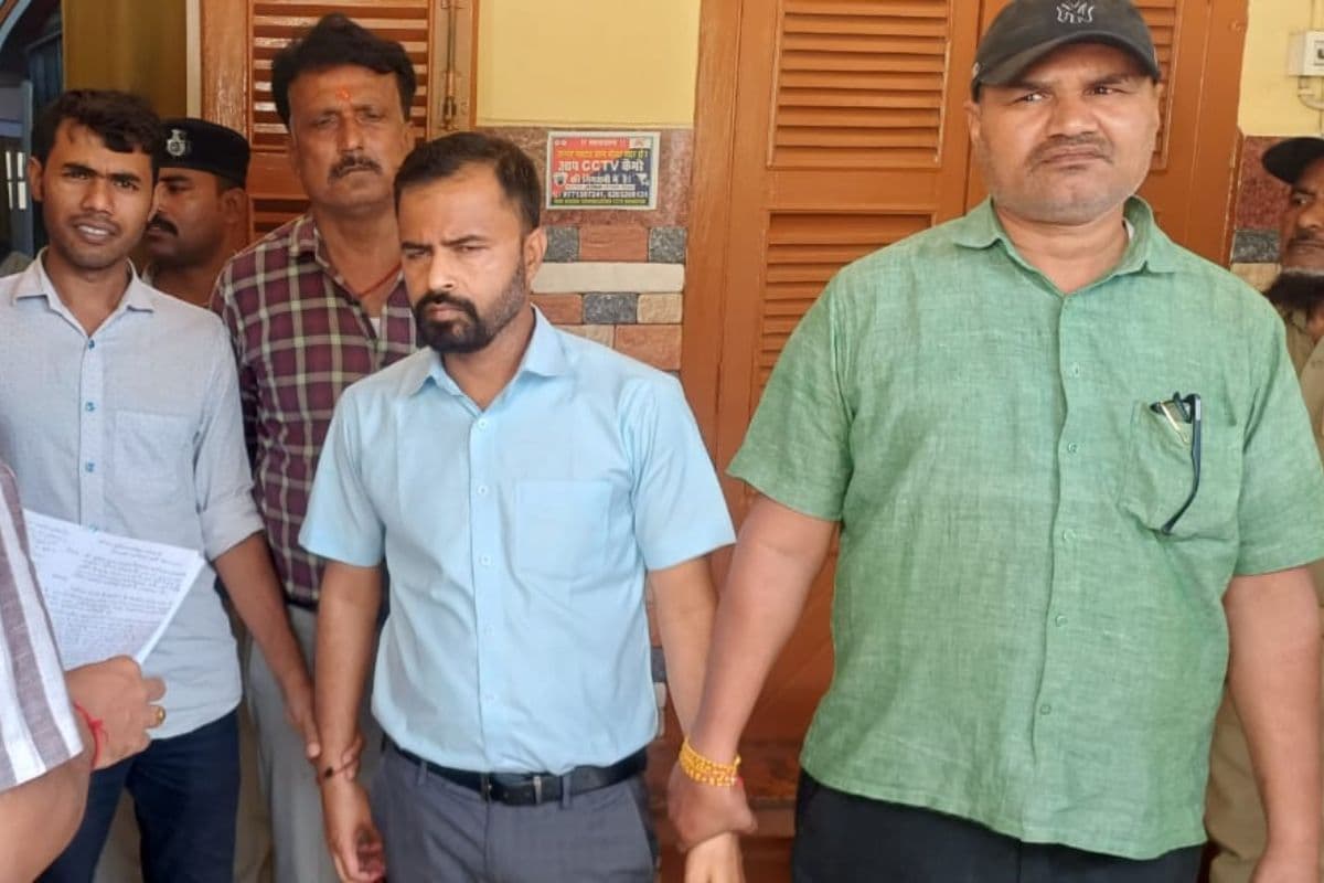 बिहार के इस जिले में 1 लाख 70 हजार रिश्वत लेते पेशकार गिरफ्तार, निगरानी की टीम ने रंगेहाथ दबोचा