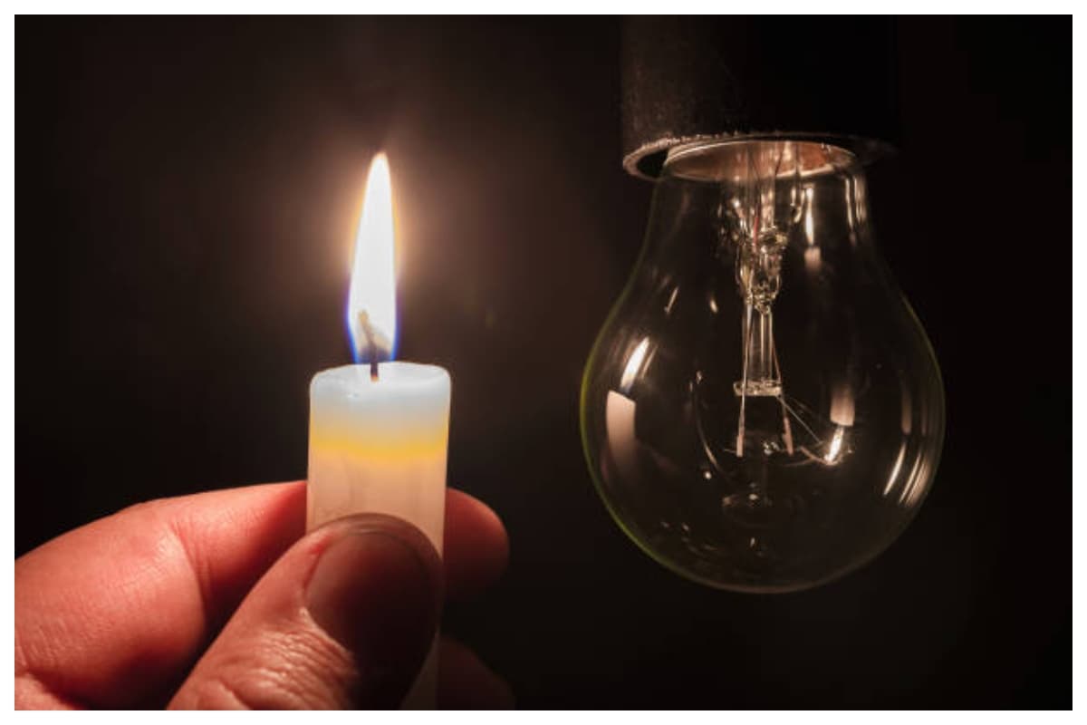 Muzaffarpur: आंधी-बारिश से शहर में ब्लैकआउट, देर रात तक ठप रही बिजली