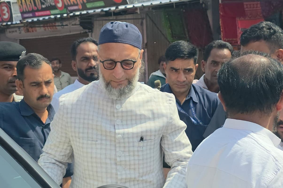 बंगाल चुनाव: हुमायूं कबीर के सवाल पर मुस्कुराए असदुद्दीन ओवैसी, बोले- 'छोड़ दिया'