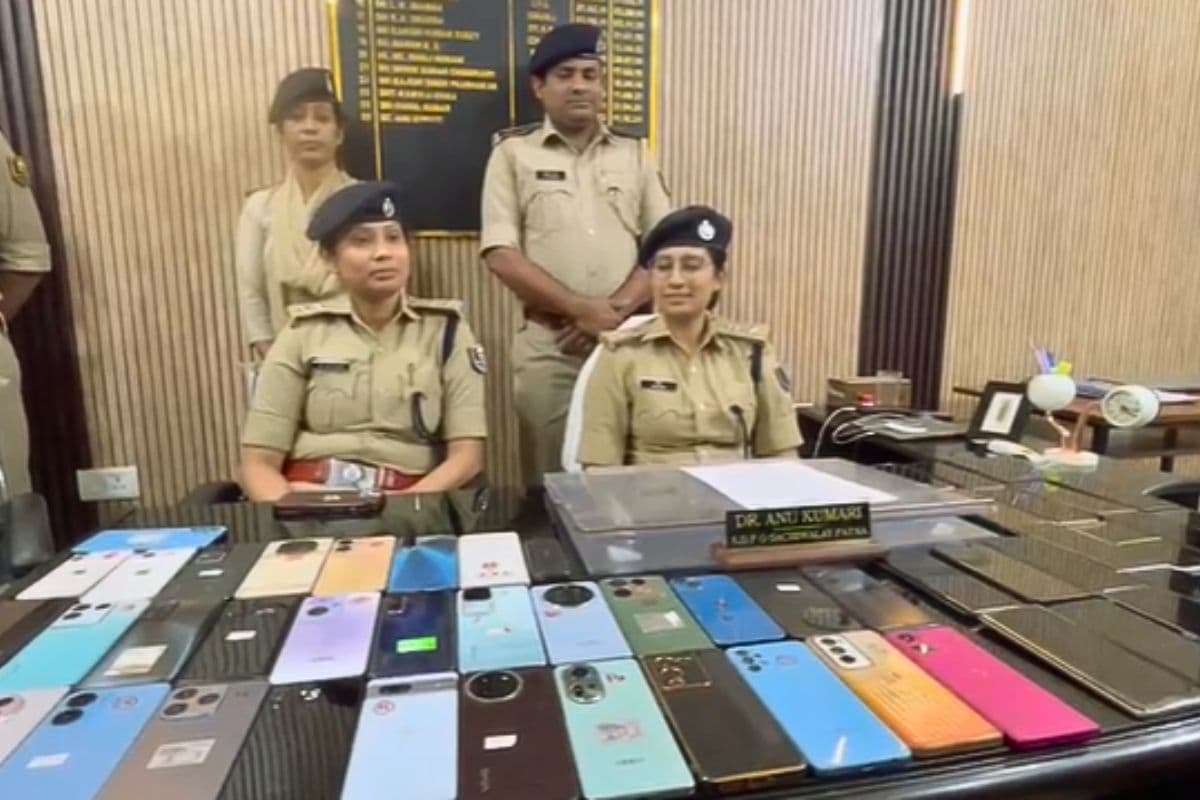 पटना में मोबाइल चोर गिरोह का बड़ा खुलासा, 55 फोन बरामद, रक्सौल बॉर्डर से खपाते थे नेपाल
