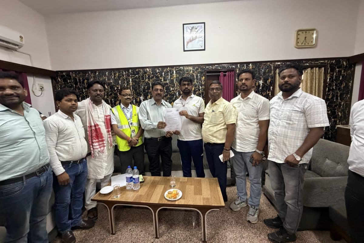 चार घंटे की बातचीत के बाद खत्म हुआ आंदोलन, अधिकारियों पर जमकर विफरे विधायक जयराम