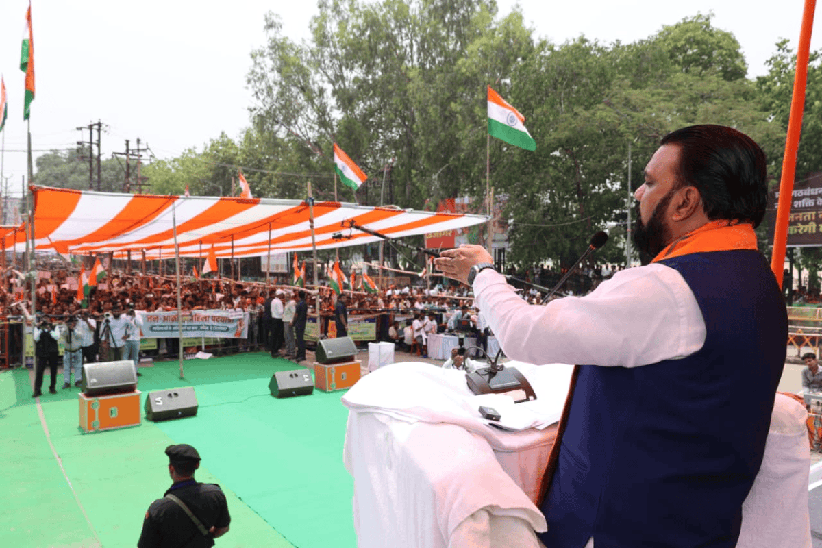 गांधी मैदान में मंच से सीएम सम्राट ने महिलाओं से कहा, आपका भाई यहां खड़ा है