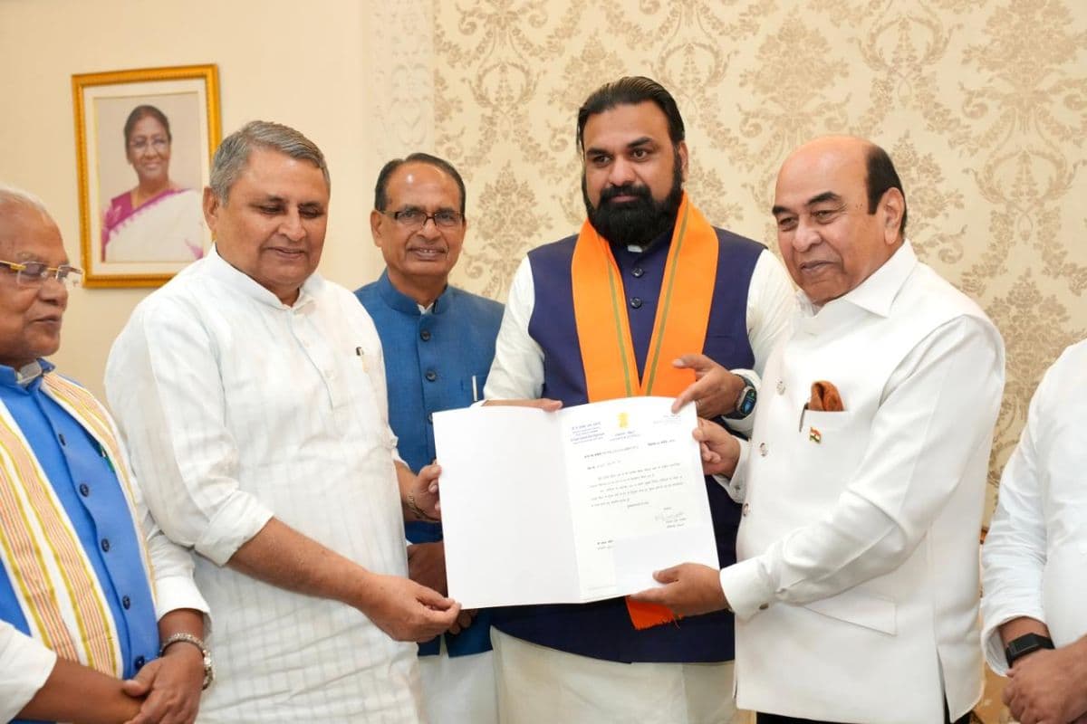 बिहार के गवर्नर से मिले सम्राट चौधरी, सरकार बनाने का दावा किया पेश