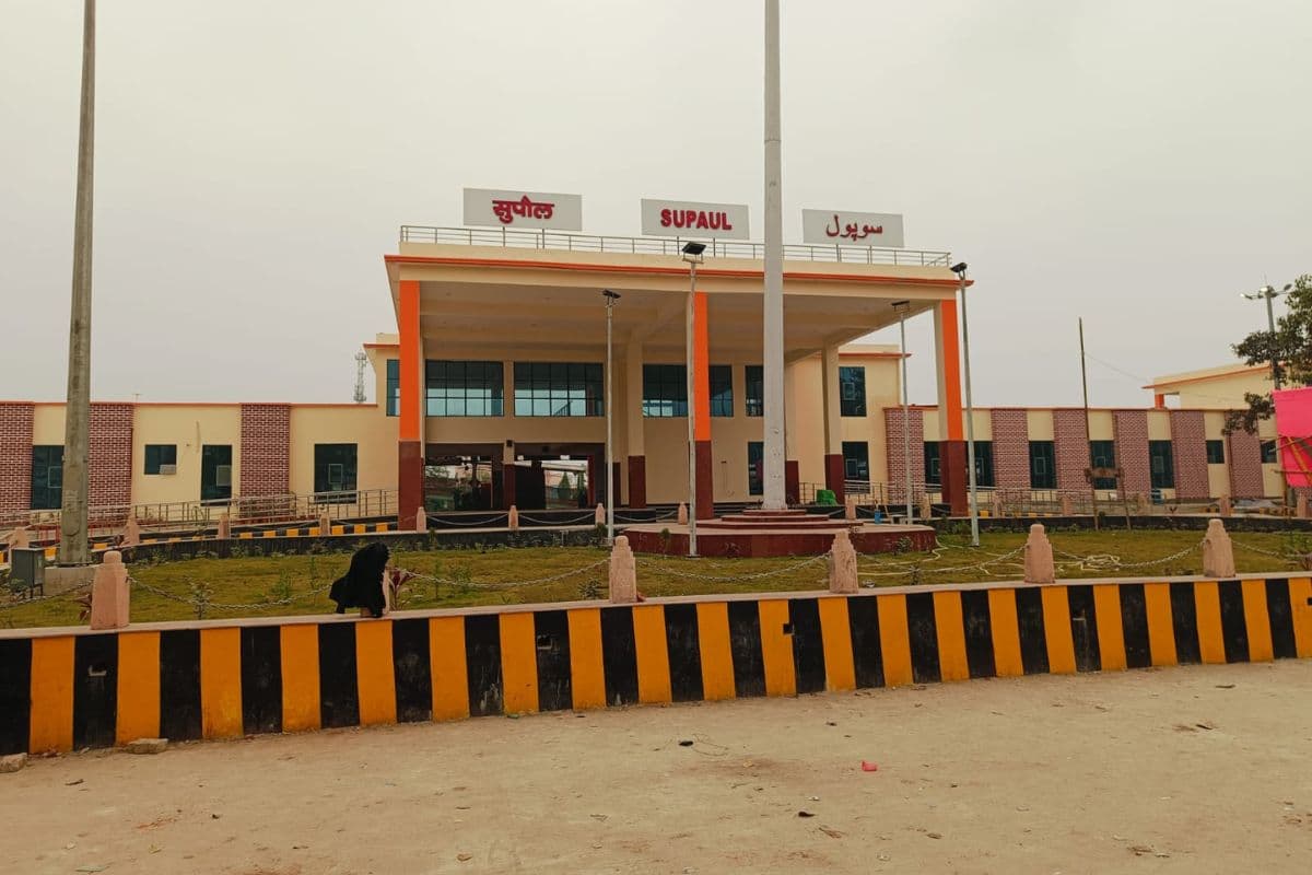 बिहार के इस जिले में बन रहा मॉडर्न रेलवे स्टेशन, वेटिंग हॉल, पार्किंग समेत होंगी हाई स्टैंडर्ड सुविधाएं