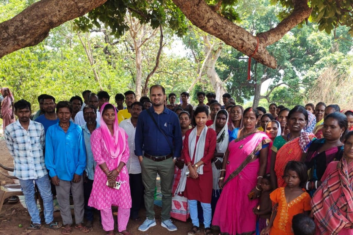 नोवामुंडी के बिरहोर टोला टाटीवा में PVTG सर्वे अभियान की शुरुआत