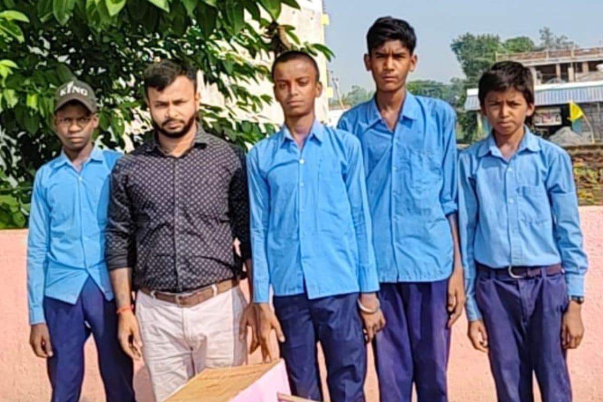 धरमपुरा के चार छात्रों ने बनाई ‘खाद छींटने की मशीन’, राज्य स्तर के लिए चयनित हुआ बच्चों का प्रोटोटाइप