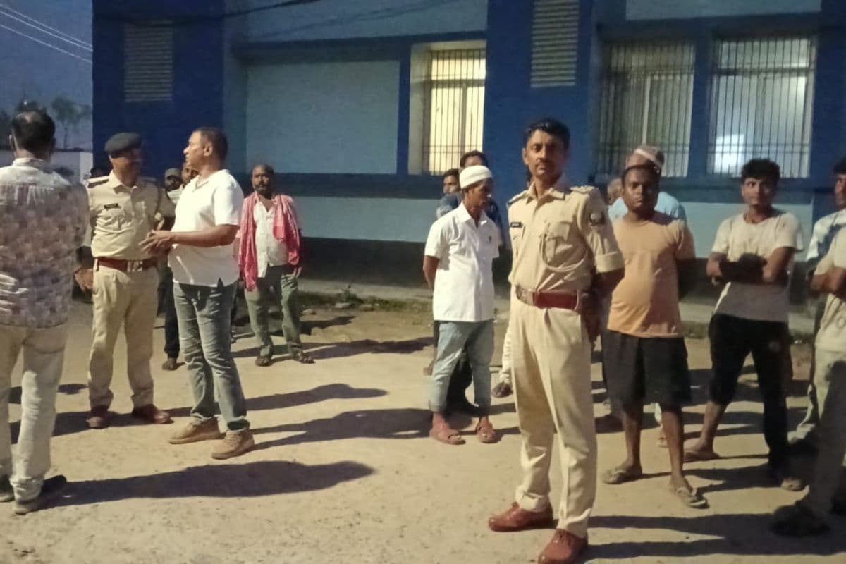 Madhubani Sadar Hospital: सदर अस्पताल में मौत के बाद बवाल, 100 से ज्यादा लोगों ने इमरजेंसी वार्ड में की तोड़फोड़