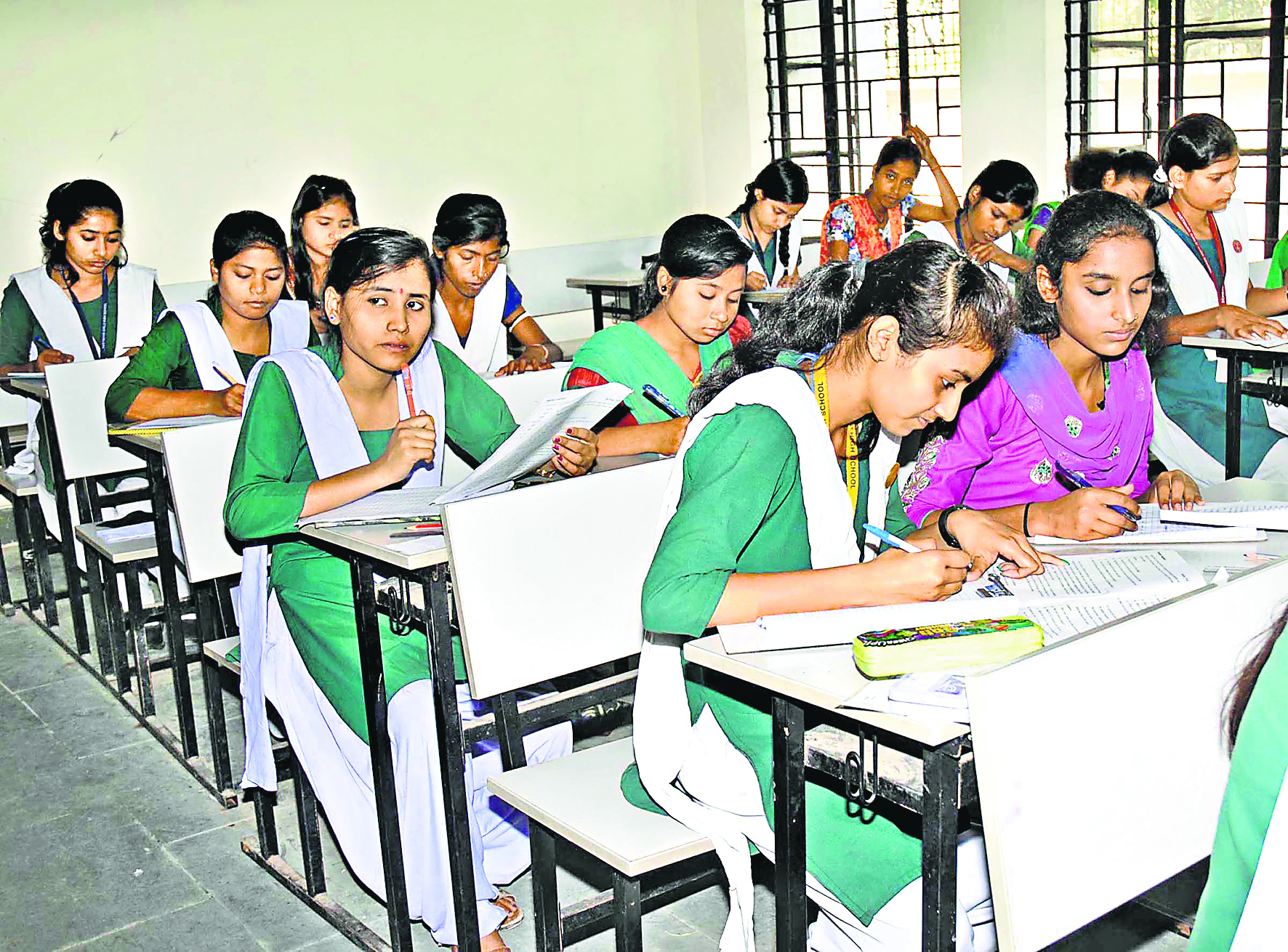 शत प्रतिशत नामांकन और बाल सर्वे के लिए स्कूली बच्चों ने निकाली जागरूकता रैली