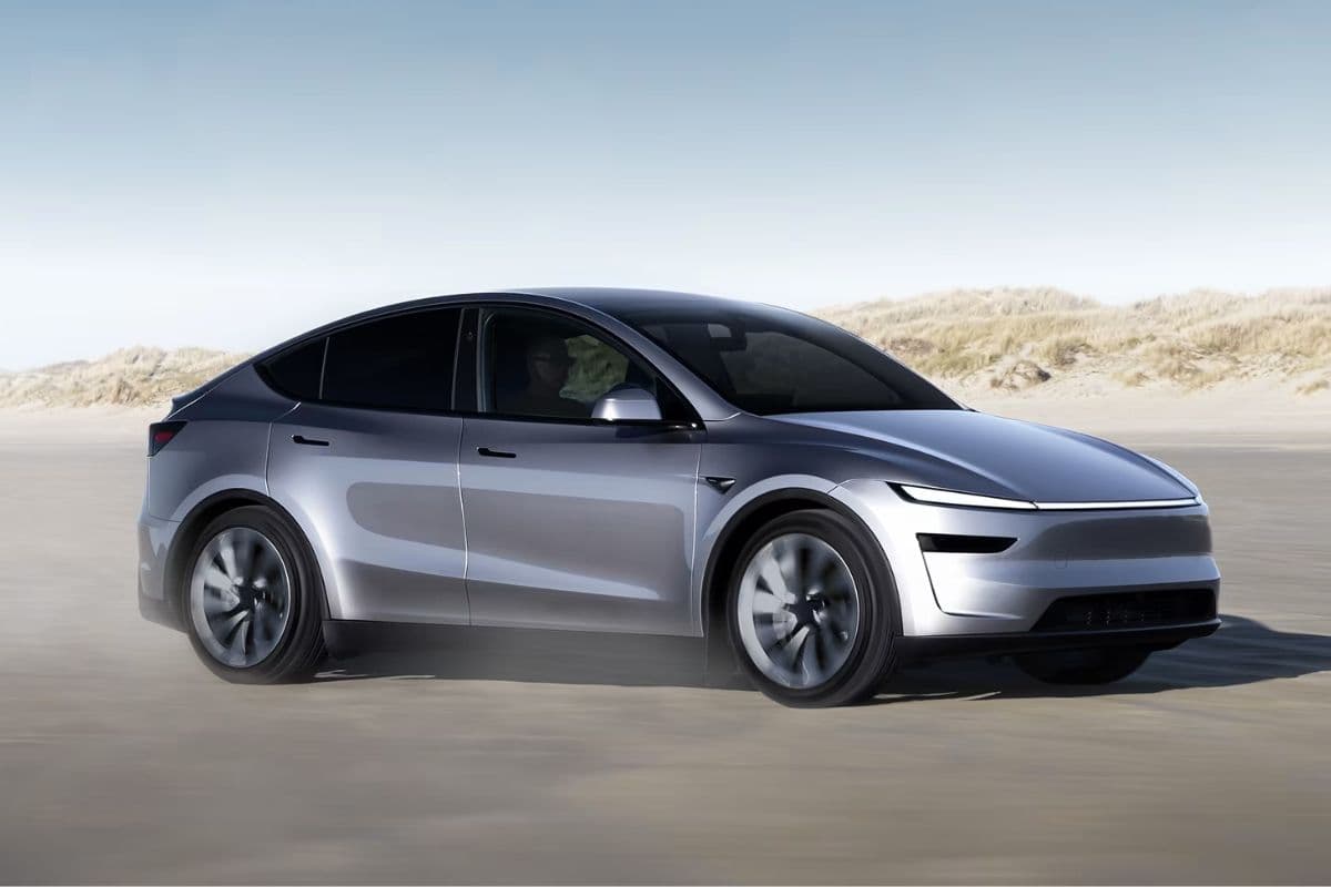 2026 Tesla Model Y Premium RWD भारत में हुई लॉन्च, फुल चार्ज में देगी 500km की रेंज