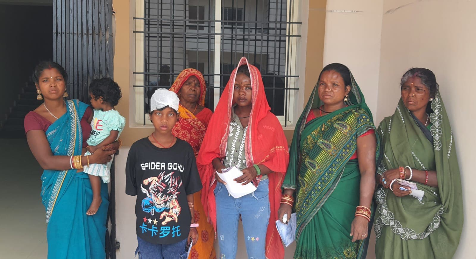 शादी समारोह से लौट रहे एक ही परिवार के छह लोग सड़क दुर्घटना में घायल