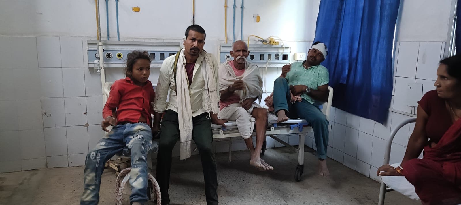 अड़सार गांव में नाले के पानी और गोबर को लेकर दो पक्षों में खूनी संघर्ष, सात लोग घायल