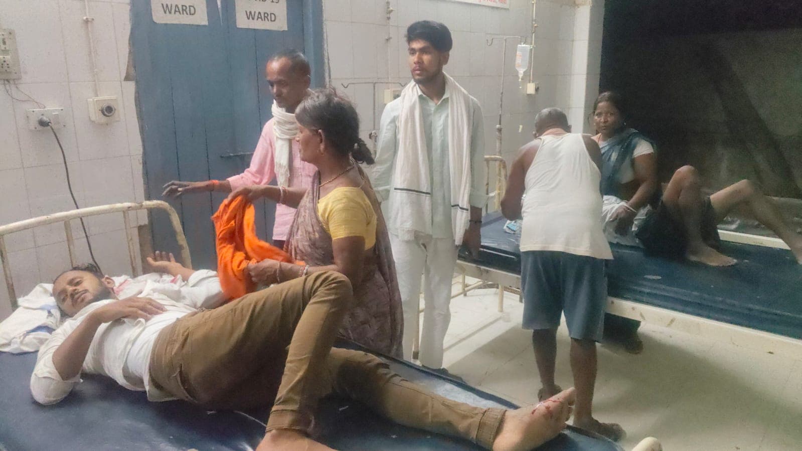 दो बाइकों की सीधी भिड़ंत में चार युवक जख्मी, दो की हालत नाजुक