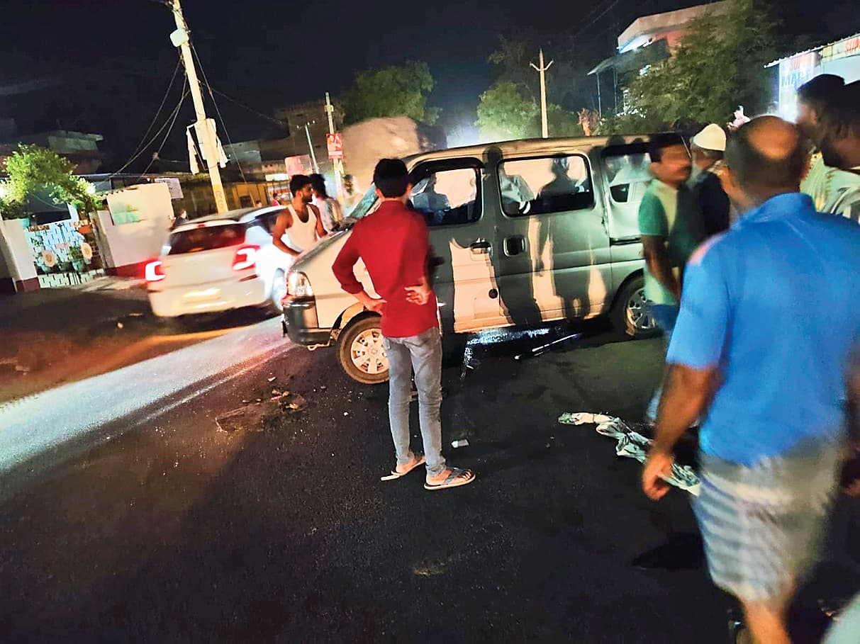 गया ब्रेकिंग : शराब तस्करों का पीछा कर रही पुलिस की स्कॉर्पियो की टक्कर से एंबुलेंस सवार बच्चे की मौत