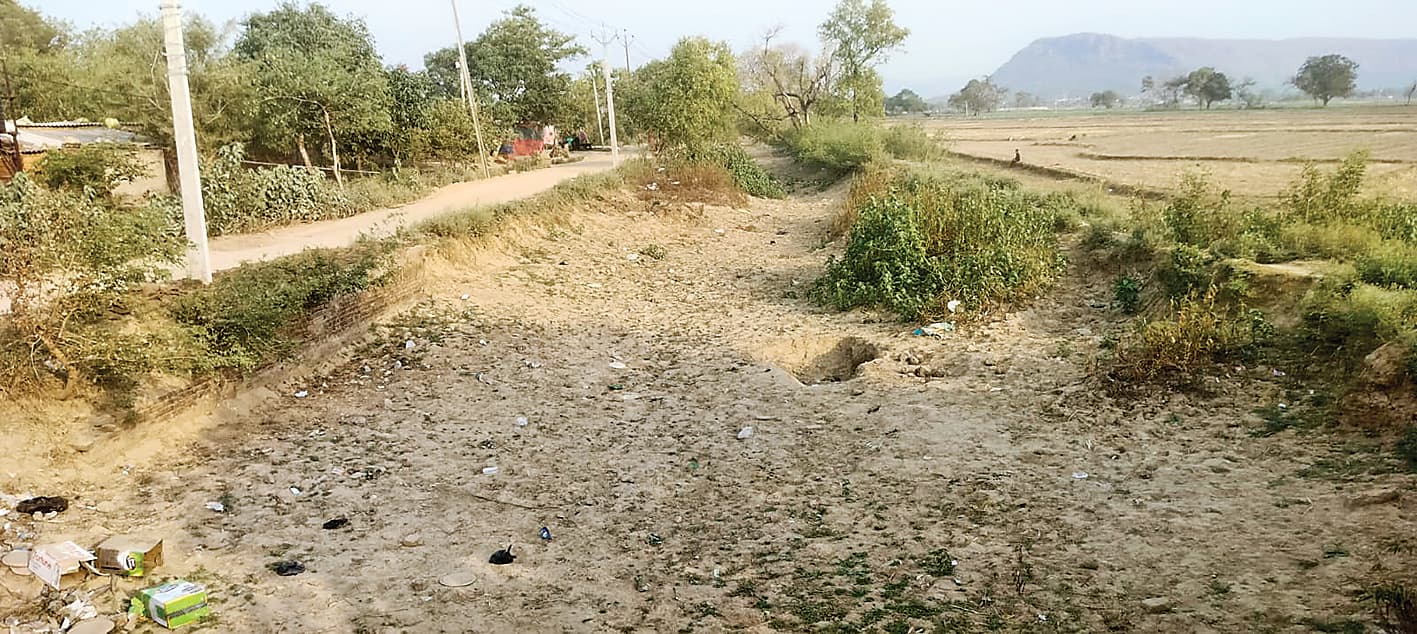 kaimur News. धान का बिचड़ा डालने के समय सोन नहर में पानी मिलने की उम्मीद कम