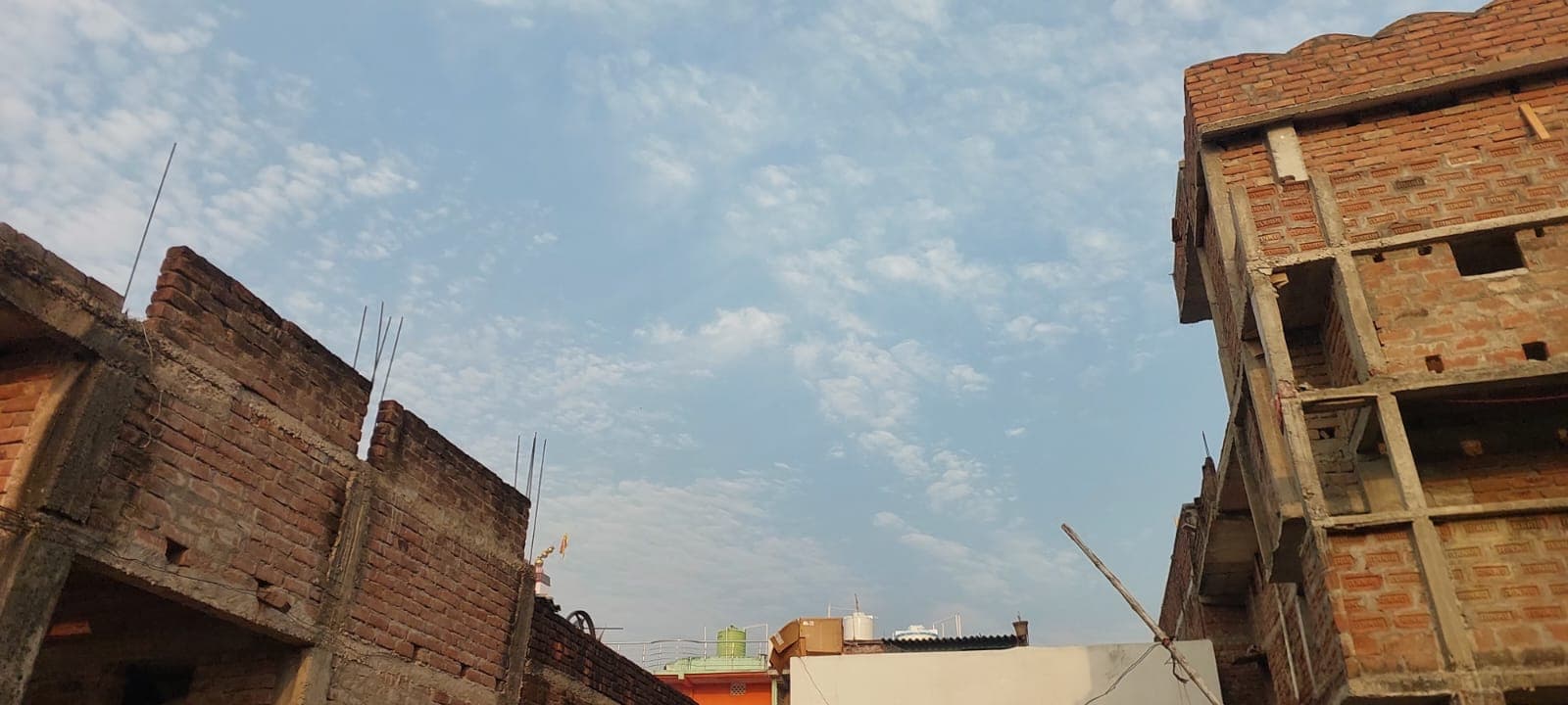 लखीसराय में मौसम का मिजाज बदला: आज उमस भरी गर्मी के बाद बूंदाबांदी के आसार