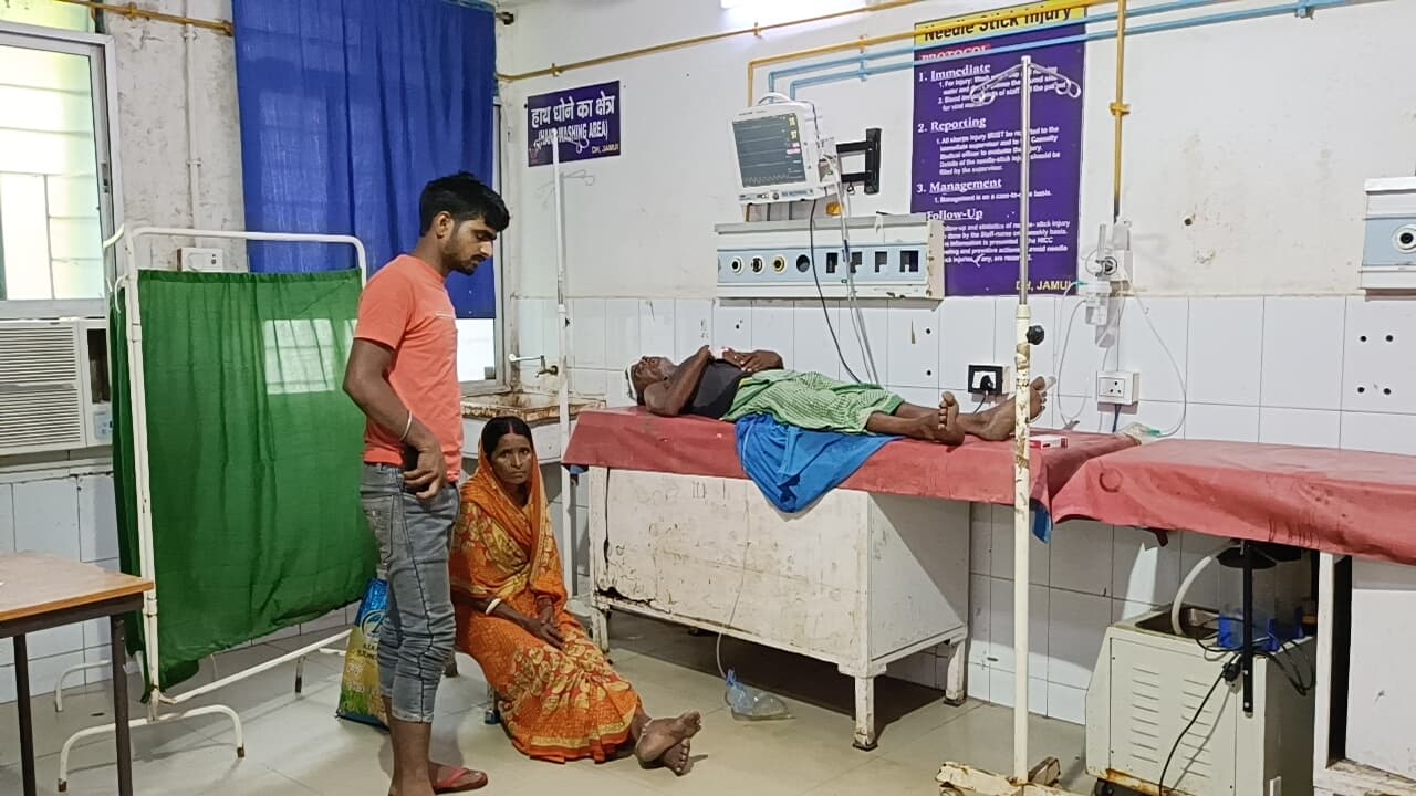 घरेलू विवाद से तंग आकर वृद्ध ने खाया जहर, स्थिति गंभीर