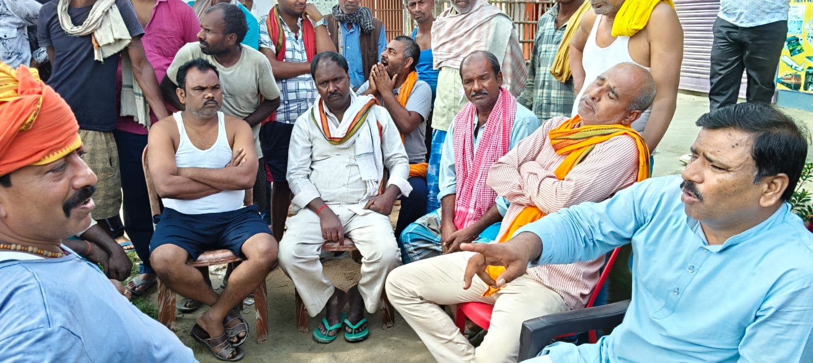 Khagaria: चौथम में जमीनी विवाद सुलझाने को लेकर सामाजिक बैठक, आपसी सहमति से समाधान की पहल