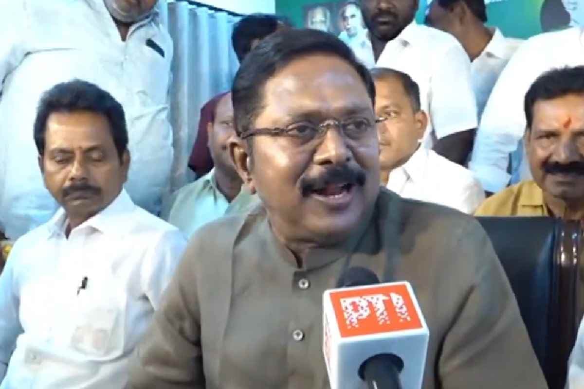 Video: जेरॉक्स कॉपी नहीं, असली चिट्ठी सामने लाओ, दिनाकरन ने विजय से की मांग