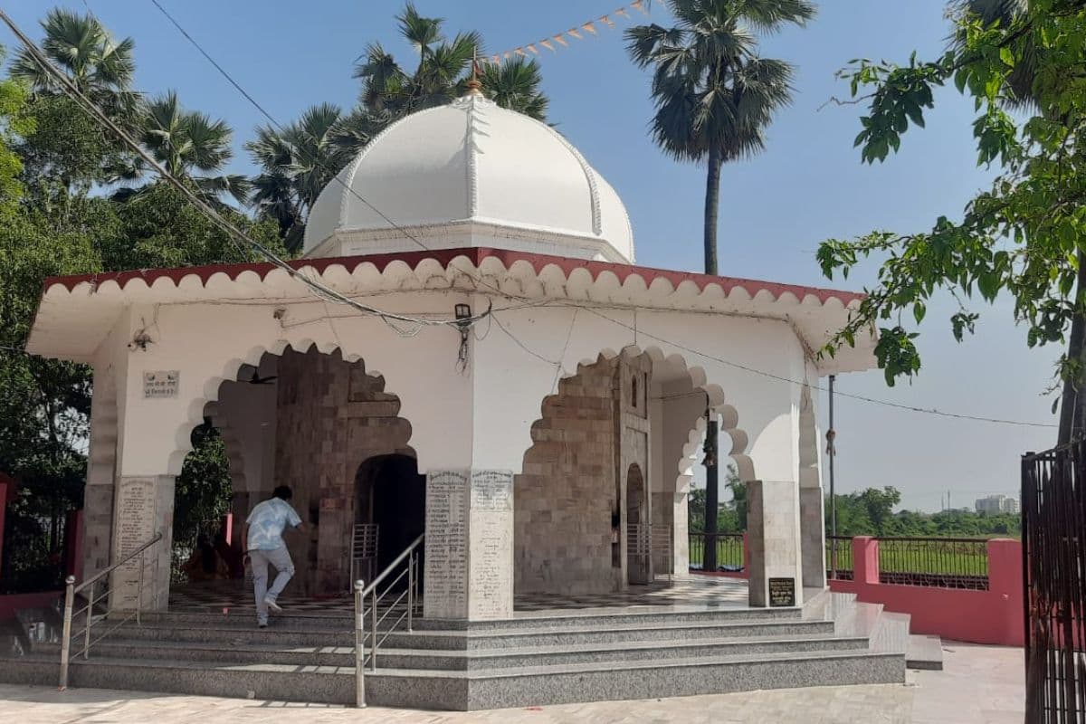 पूर्णिया के इस शिवालय में एक साथ होते हैं महादेव और मां काली के दर्शन
