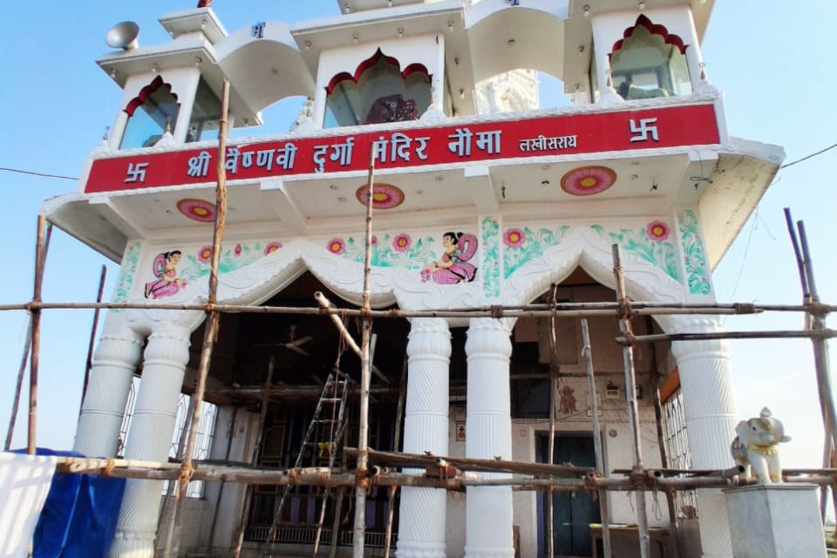 लखीसराय में 100 फीट ऊंचे मंदिर में उमड़ रही आस्था, नवरात्र में लगता है भक्तों का महाकुंभ
