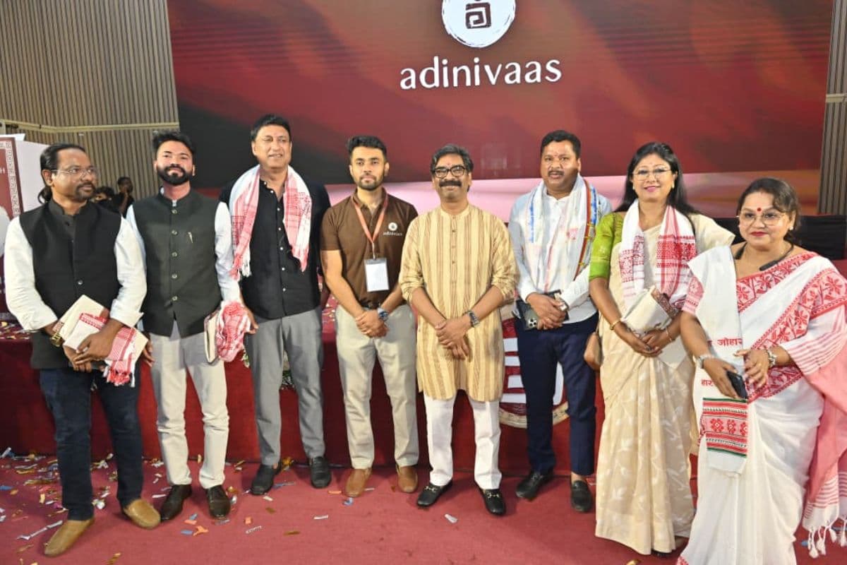 CM हेमंत ने लॉन्च किया 'आदिनिवास' ऐप, बोले- आदिवासियों को एक सूत्र में जोड़ेगा ये डिजिटल प्लेटफॉर्म
