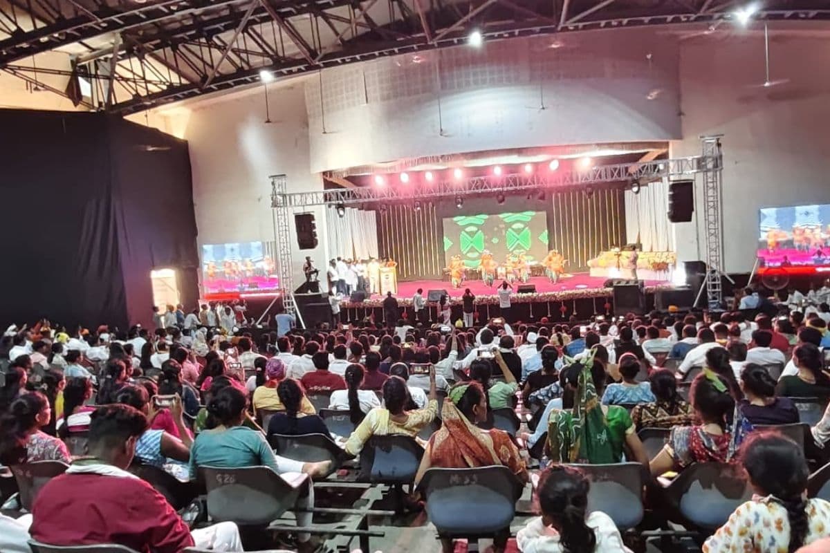 महाराष्ट्र में 'आदिवासी धर्मकोड' की मांग को लेकर आदिवासियों ने भरी हुंकार, अब दिल्ली में होगा अगला महासंग्राम