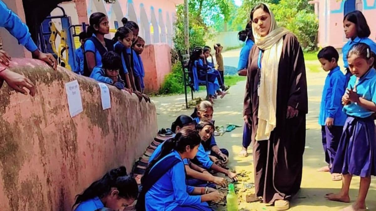 अररिया में शंकरपुर हाई स्कूल के समर कैंप में बच्चों ने सीखे संवाद कौशल और ट्रैफिक नियम