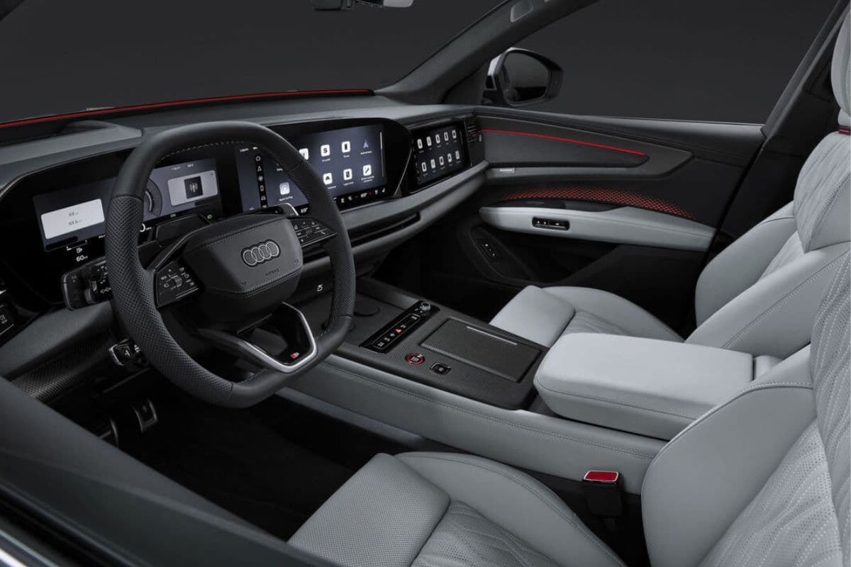 Audi Q9 की पहली झलक में दिखा प्रीमियम केबिन, 7-सीटर SUV में मिलेंगे हाईटेक फीचर्स