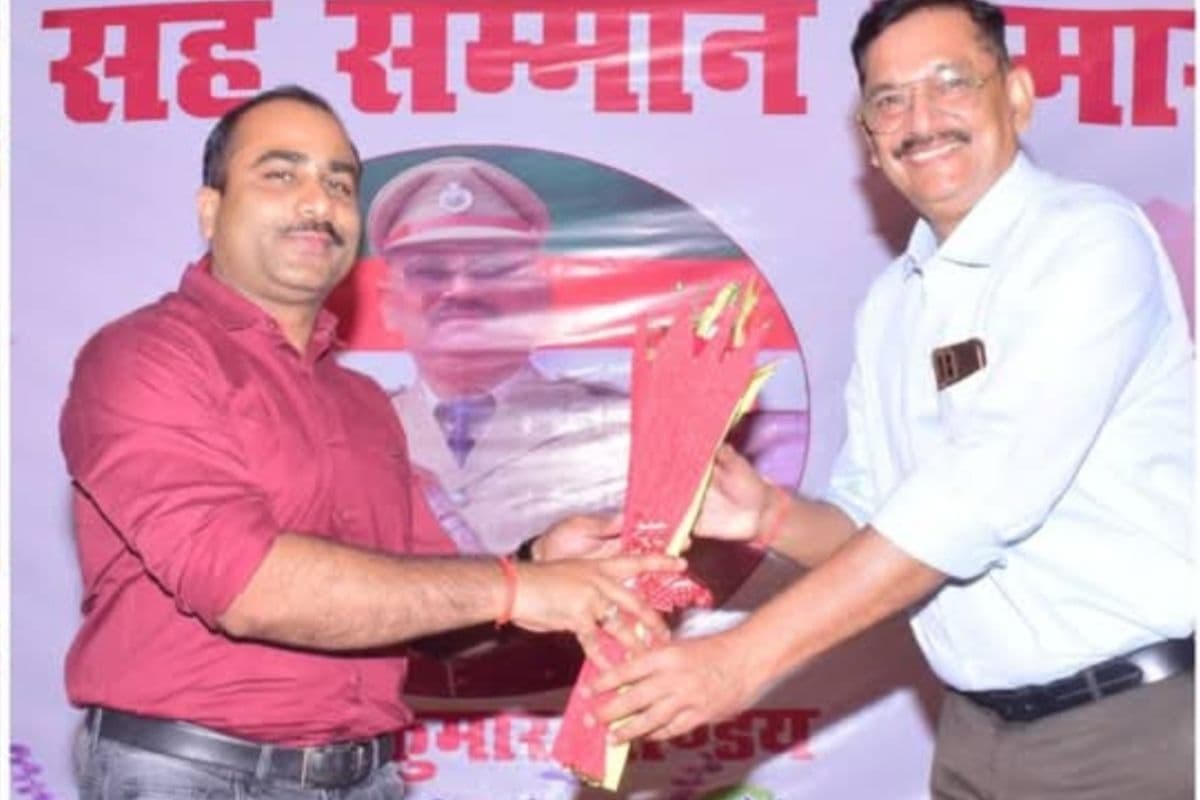 Aurangabad News: नम आंखों से विदा हुए सदर SDPO संजय कुमार पांडेय, SP अंबरीश राहुल ने थपथपाई पीठ