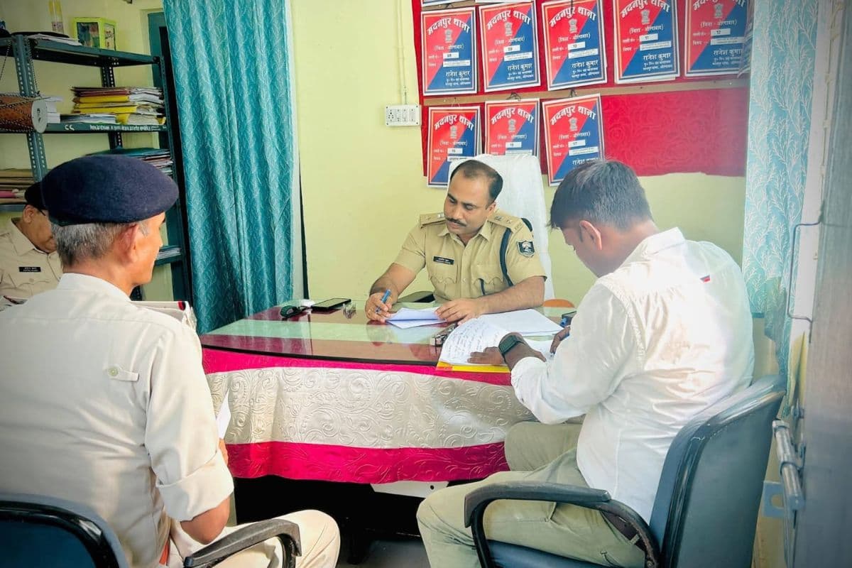 Aurangabad News: अपराध नियंत्रण पर एसपी सख्त: गंभीर मामलों के निष्पादन में लापरवाही पर गाज गिरना तय