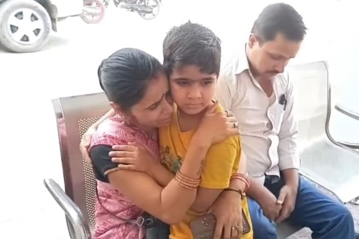 Aurangabad News: वट सावित्री के दिन खोया शिवम 4 साल बाद उसी व्रत के दिन मां को मिला, ओबरा थाने में मिलन देख रो पड़े लोग