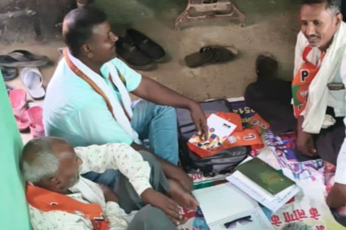‘मन की बात’ और मां के नाम एक पौधा अभियान को सफल बनाने में जुटे भाजपा कार्यकर्ता