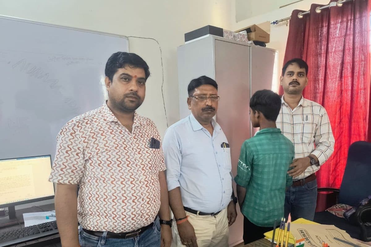 Aurangabad News: रंजन होटल में बर्तन साफ कर रहे बच्चे को प्रशासन ने कराया मुक्त, होटल मालिक पर FIR