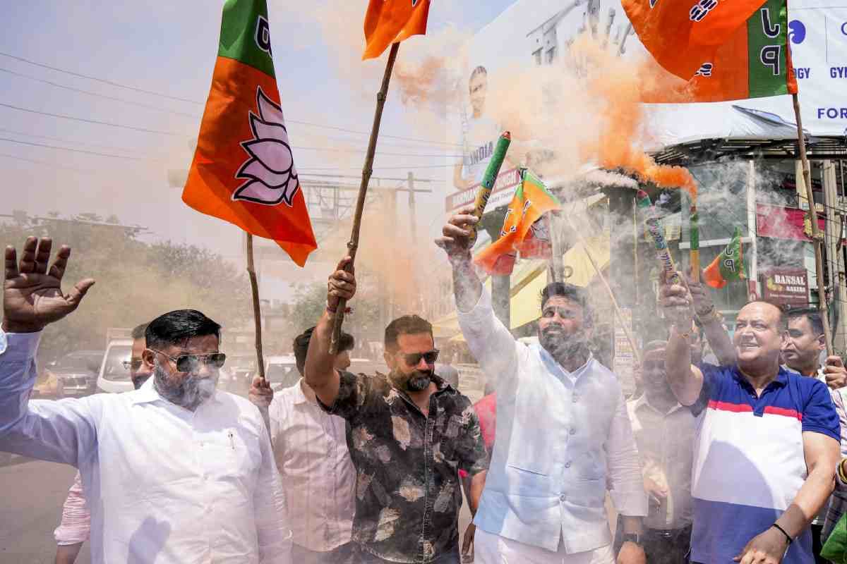 बंगाल में पहली बार हिंदू वोटों का ध्रुवीकरण काफी प्रभावी साबित हुआ