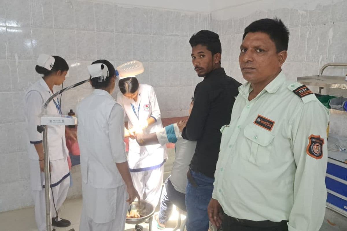 मुंगेर के बेगमपुर के पास तेज रफ्तार बाइक की टक्कर, युवक गंभीर रूप से घायल
