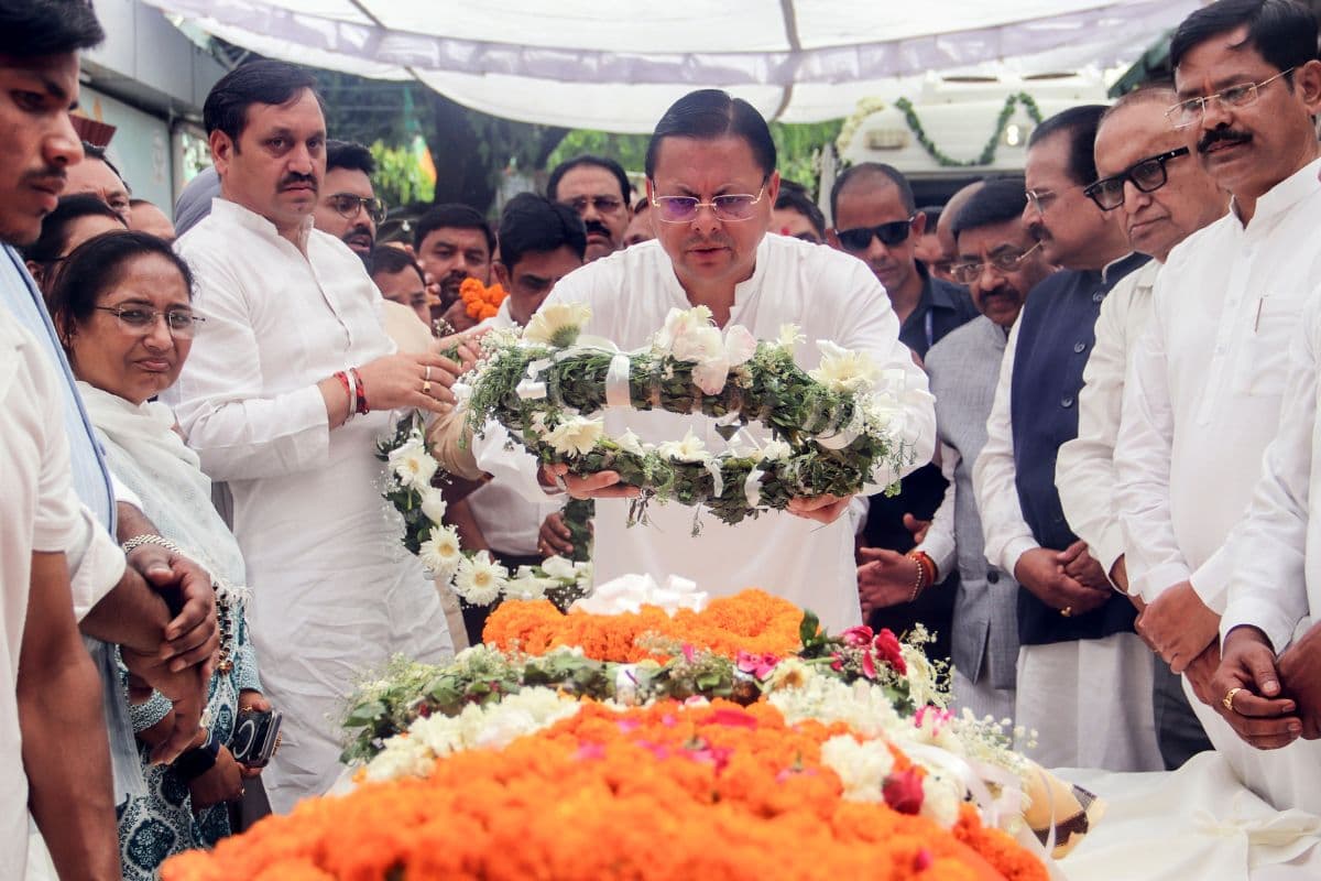 पंचतत्व में विलीन हुए उत्तराखंड के पूर्व सीएम भुवन चंद्र खंडूरी, पुत्र मनीष ने दी मुखाग्नि