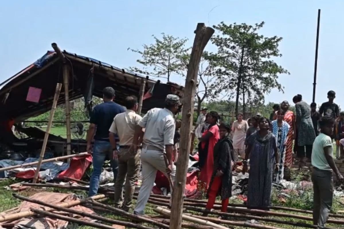 बोकारो में बवाल: एयरपोर्ट से सटी अवैध बस्ती हटाने गई BSL टीम पर भारी पथराव, 2 होमगार्ड जवान घायल