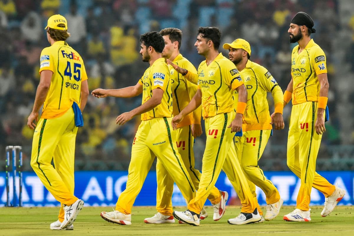 IPL Points Table: प्लेऑफ की रेस में चेन्नई को झटका, लखनऊ की जीत से अंकतालिका में हलचल