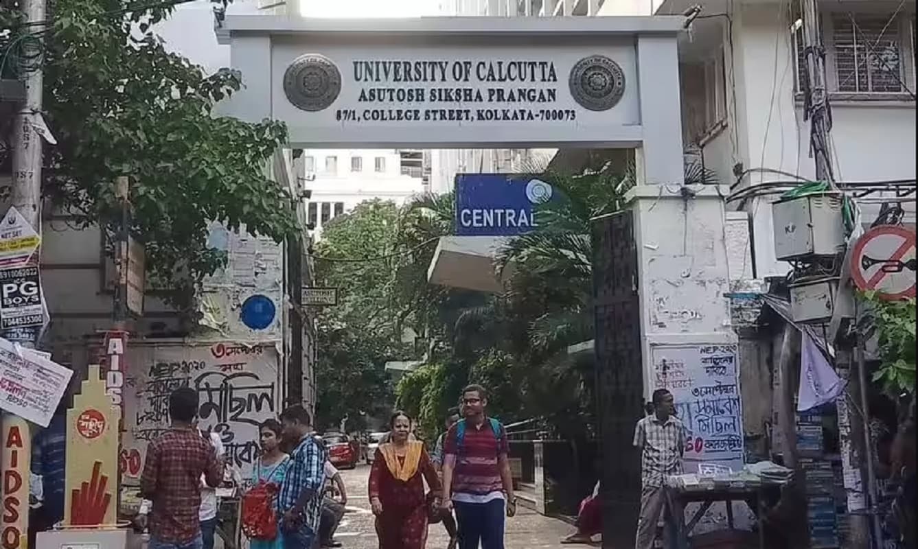 कलकत्ता यूनिवर्सिटी को नहीं मिल रहे छात्र, कई कॉलेजों में घटेंगी बीए-बीएससी की सीटें