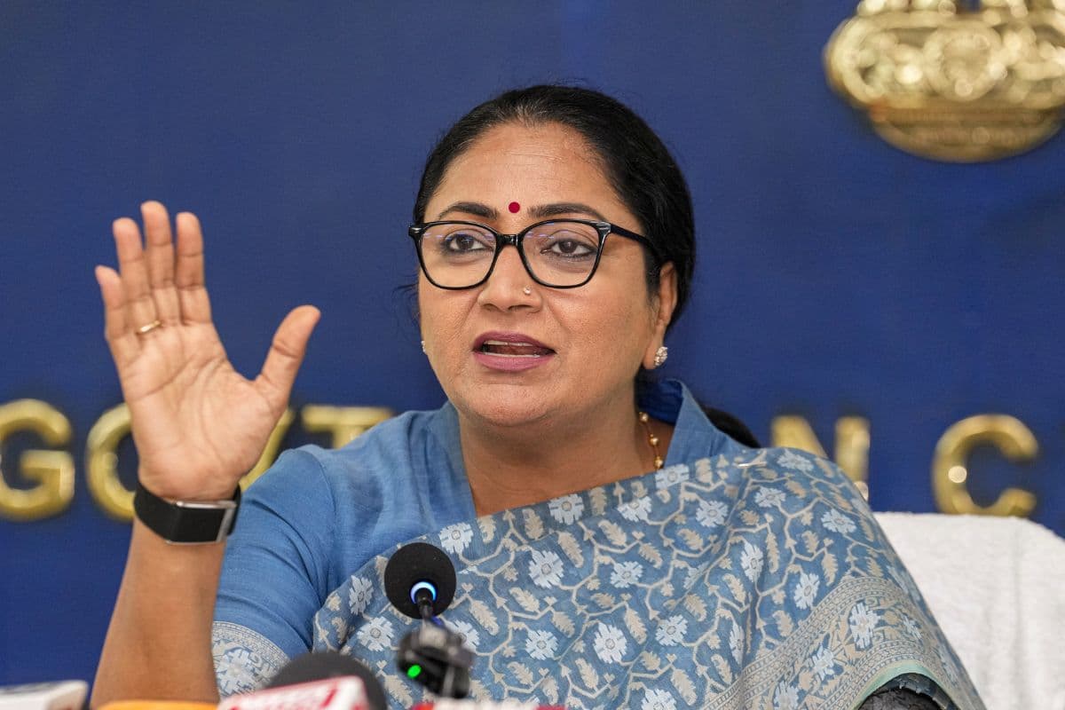 राशन कार्ड: दिल्ली सरकार ने आय पात्रता सीमा बढ़ाई, 13 साल बाद बन रहे नये कार्ड