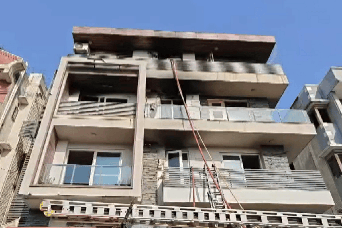 Video : एसी से निकली चिंगारी, 9 की मौत, दरवाजे बंद होने के कारण लोग बाहर नहीं निकल पाए