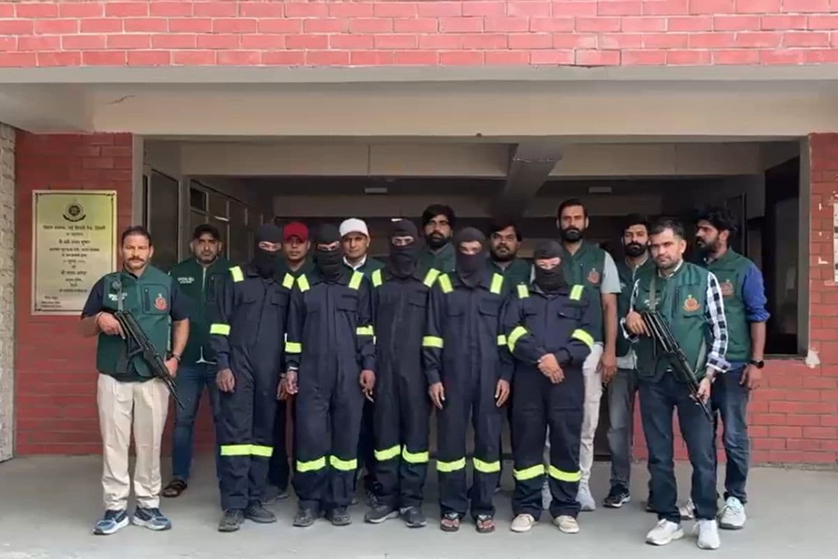 दिल्ली को दहलाने की साजिश नाकाम, स्पेशल सेल ने ISI के 9 गुर्गों को दबोचा