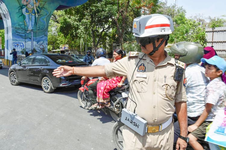 45 डिग्री तापमान में भी रहेंगे कूल-कूल, दिल्ली-NCR के ट्रैफिक पुलिसकर्मी पहनेंगे एसी हेलमेट