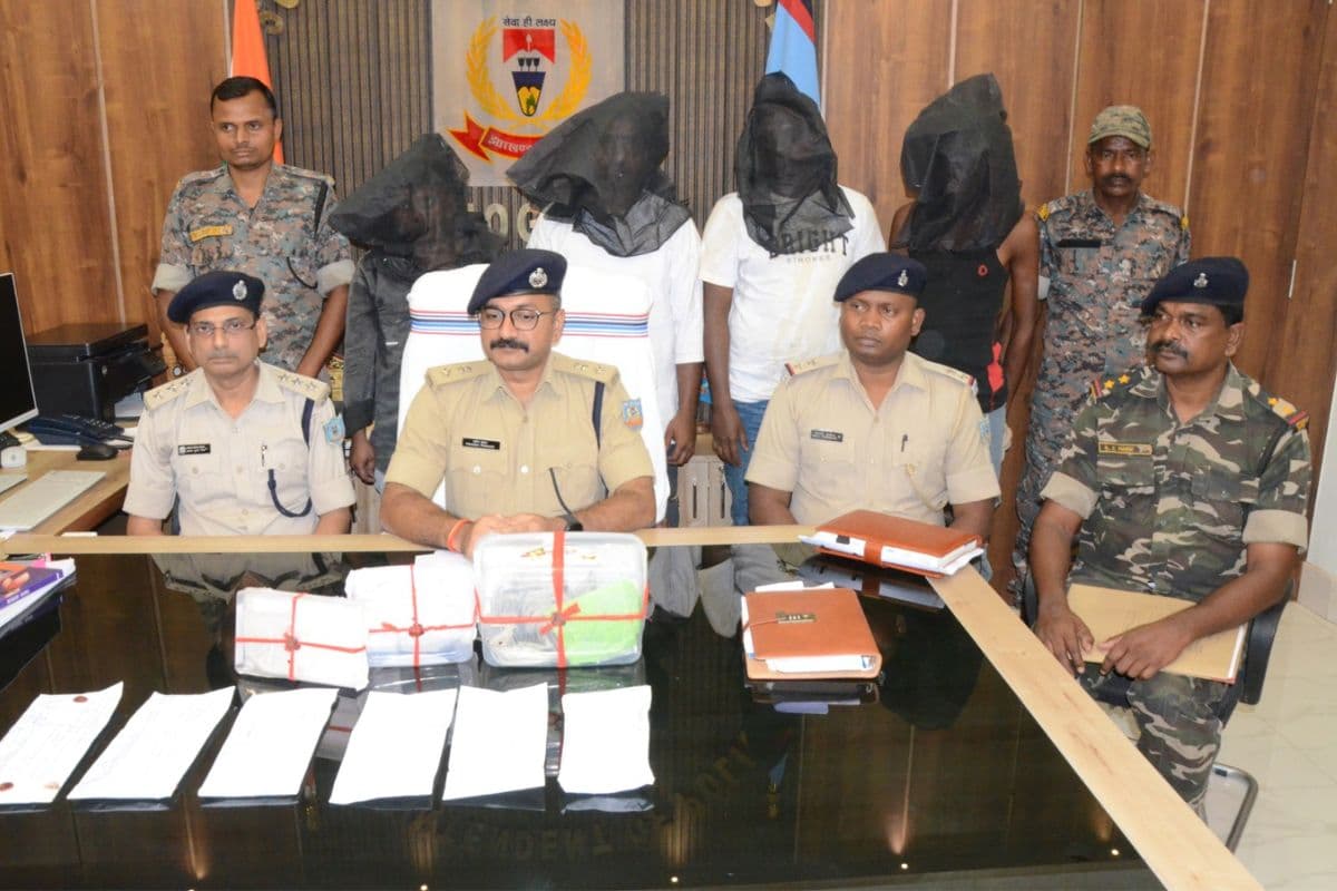 नशे के नेटवर्क पर देवघर पुलिस का बड़ा प्रहार, 20 लाख की ब्राउन शुगर के साथ 4 गिरफ्तार