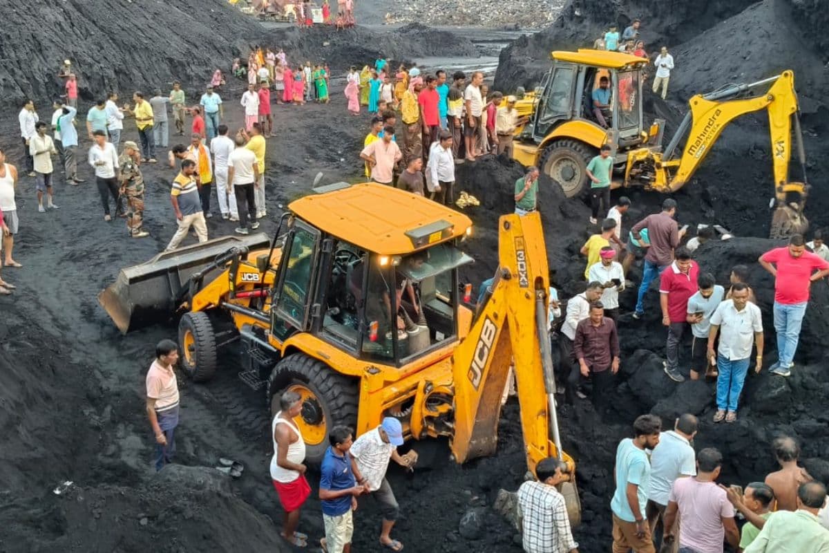 धनबाद में भीषण हादसा: मलबे में दबने से 4 दिहाड़ी मजदूरों की मौत, 3 के शव बरामद